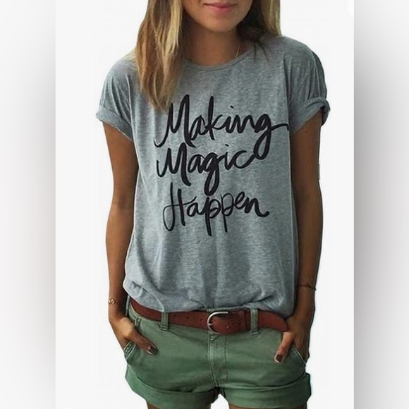 NWT Graphic T-Shirt Disney - Picture 1 of 3